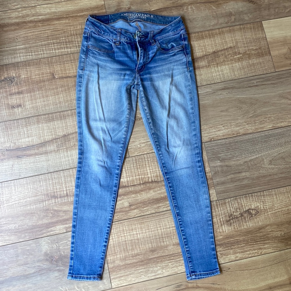 American Eagle size 2 short super stretch jegging